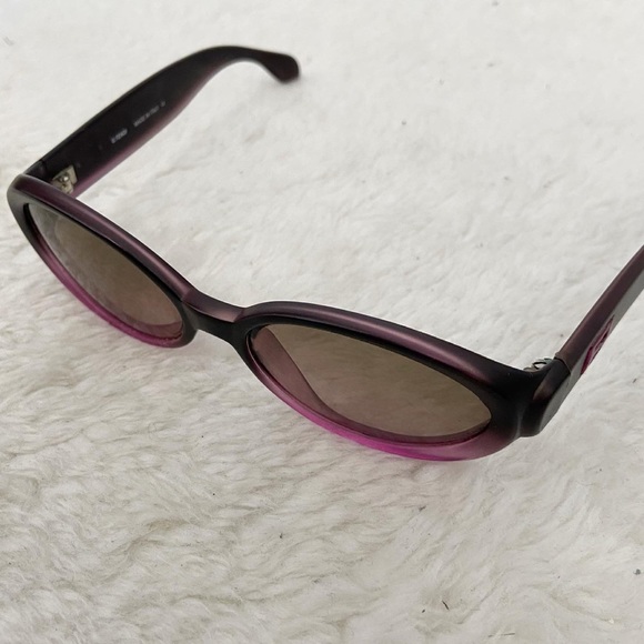 AUTHENTIC FENDI SUNGLASSES - Picture 3 of 5